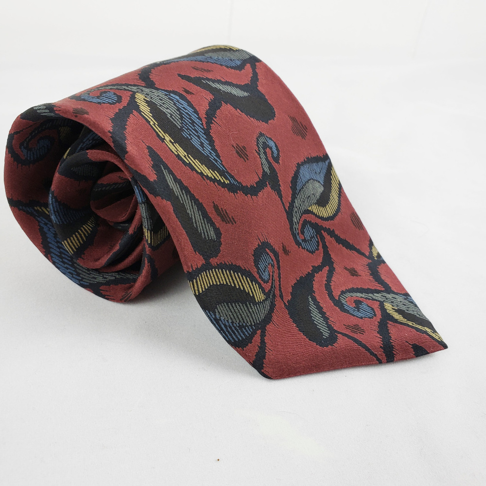 NWT KARL LAGERFELD Floral Pattern 100% Silk Tie
